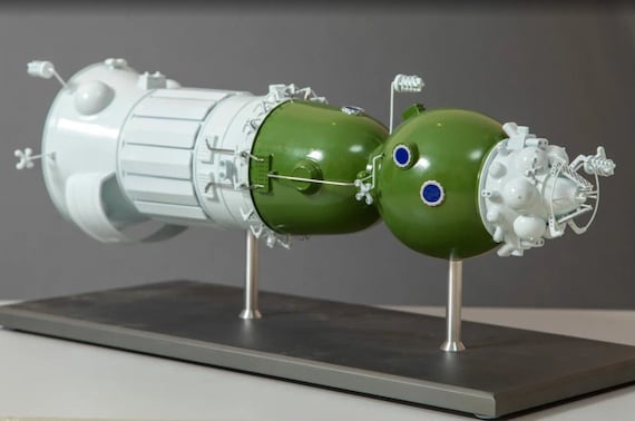 ソユーズ7K-LOK宇宙船月面着陸機N1ロケットスケールモデルv2手作り