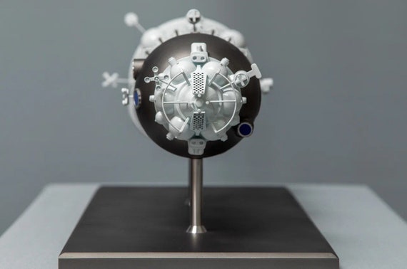 Russian USSR Handmade Soyuz 7K-LOK Spacecraft Launch Vehicle Scale