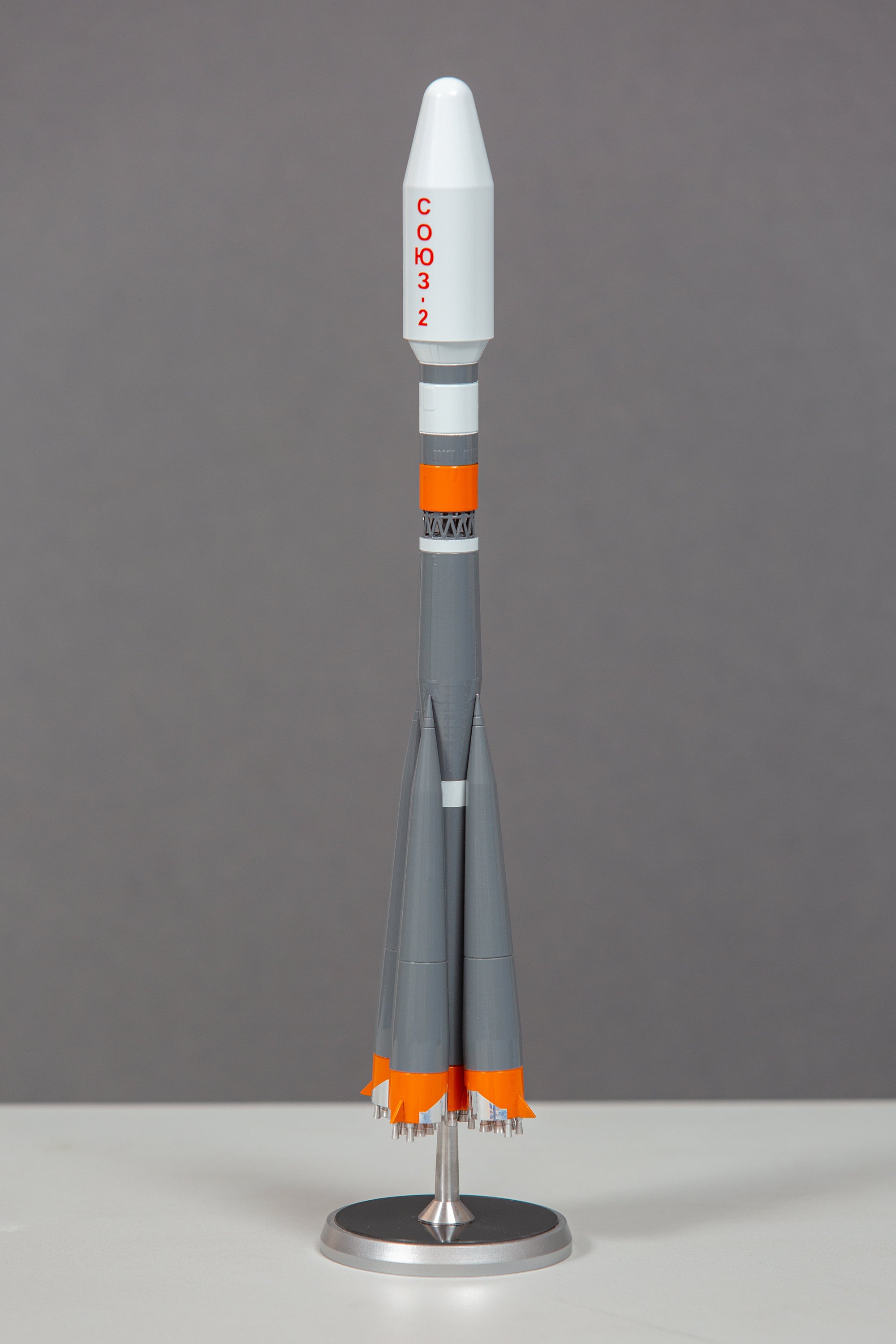 ロシアのソユーズロケット（精密模型） 世界最多打ち上げのロケットを精密再現 ソユーズロケット＆搬送列車が1