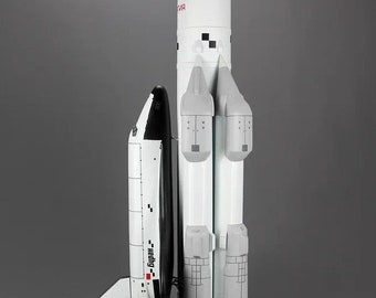 ソ連のエネルギア・ブランロケット宇宙船打ち上げ機のスケールモデル