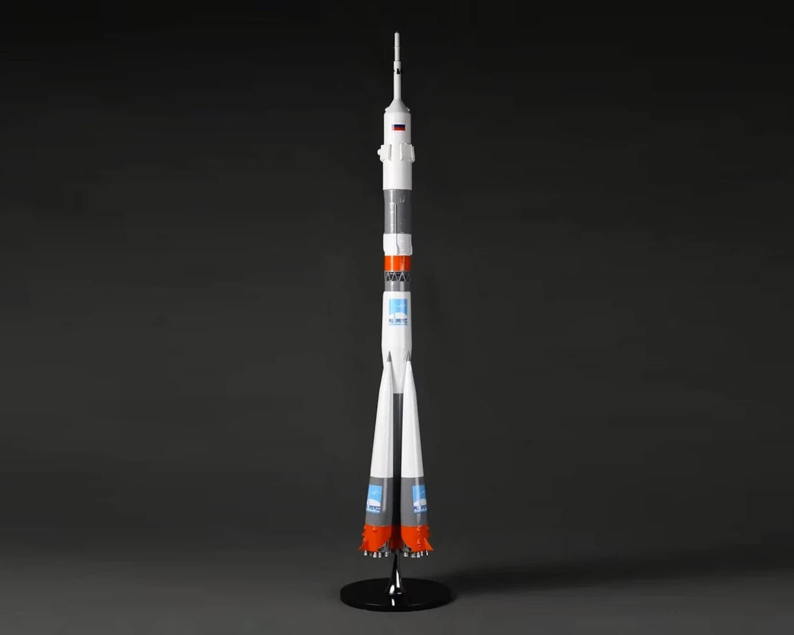 Russian Soyuz-fg Spacecraft Launch Vehicle Scale Model Composite
