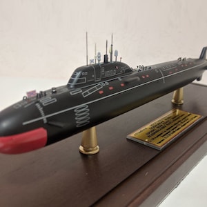 Submarine project 885 &quot;Yasen&quot;, 885M &quot;Yasen-M&quot; scale 1/400 model