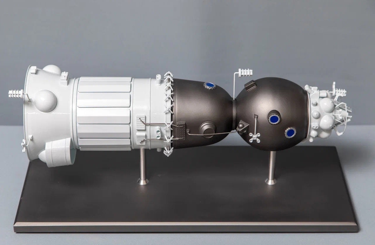 Russian USSR Handmade Soyuz 7K-LOK Spacecraft Launch Vehicle Scale