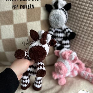 Modello per la cuccia "Zola Snuggler" a forma di zebra - Modello all'uncinetto a forma di zebra - Modello all'uncinetto senza cuciture