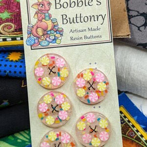 20mm W3 Knoppen Handgemaakte Hars Roze Limonade Candy 5 pak van Bobbie's Buttonry