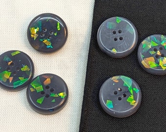 Lot de 6 boutons W5 en résine faite à la main en flocons d'opale gris foncé de 15 mm de Bobbie's Buttonry