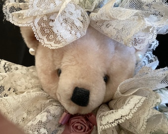 Vintage Südliche Belle Gelenk Rüschen-Dressed Teddy Bär w / Ständer