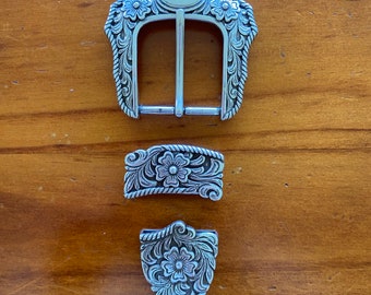 1-1/2” (38mm) Buckle sets for Belts, bags and more. Western and baroque style Buckles for leather craft.