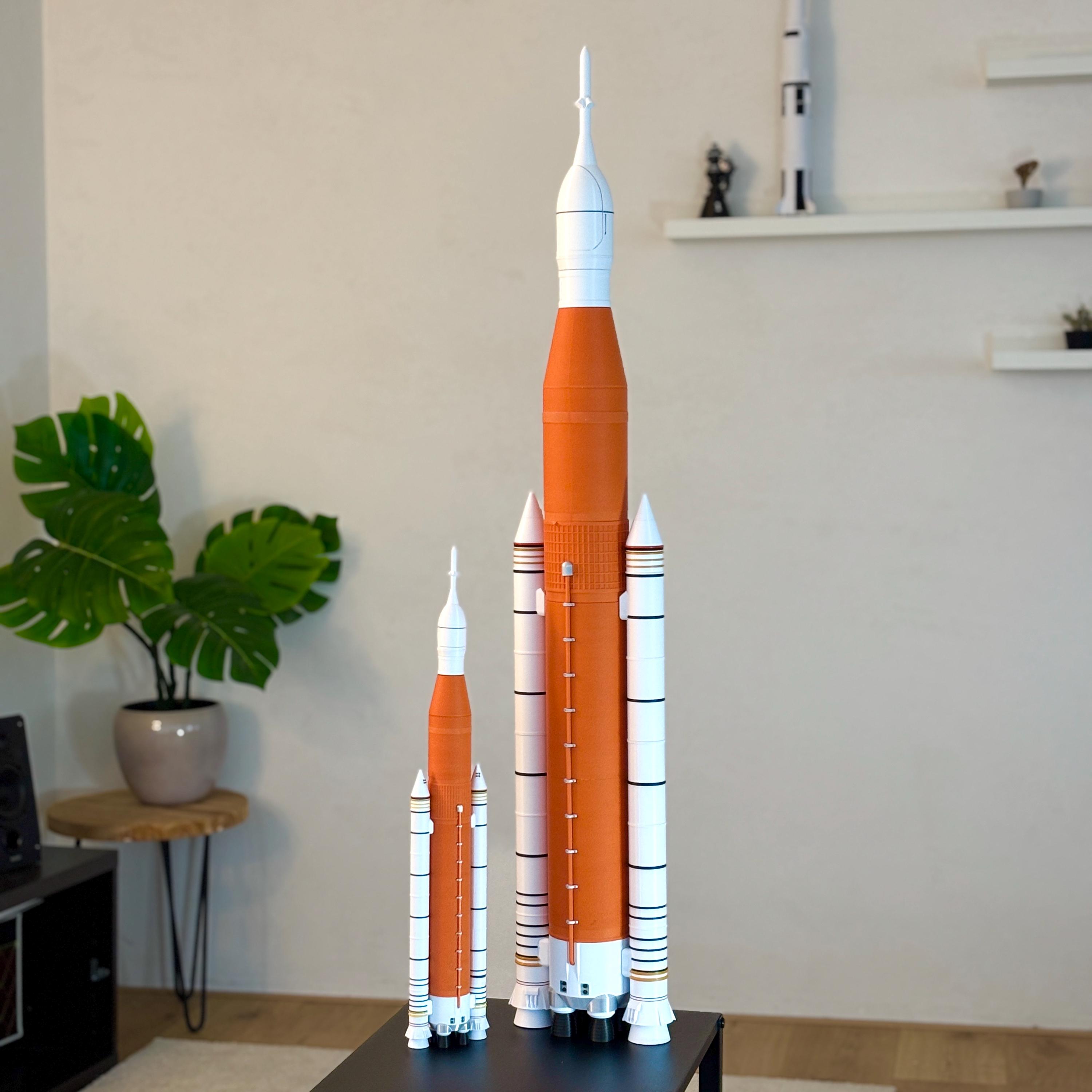 Space Launch System (SLS) | 1:200 Scale Model Rocket (49 Cm • 19
