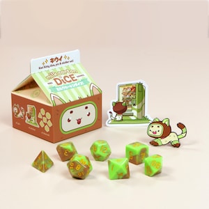 キウイキャットダイス – グリーンのかわいいRPGダイスギフト | DnDミルクカートンダイスセット（特典付き）