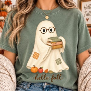 Herfst T-shirt voor leraren PNG, Hallo Herfst Boekachtig Spook, Halloween Sweatshirt Ontwerp en Mok Sublimatie voor Docenten