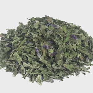 Fresh, Dried Organic Cut Comfrey Leaves (Symphytum officinale) Non-GMO