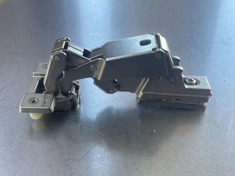 NEW Grass Hinge 3903 1203 2625110 Snap on 170 Free Swing, HALF Overlay