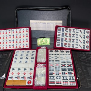 Antique Bamboo Mahjong Tile Game Set, zipper portable Case, Japanese mahjong dealing game gift,  Vintage mahjong gift, unique case design!