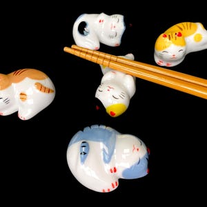 Japanese Cat Chopstick Rest Porcelain Holder, Spoon Pen Rack Stand, cat ornament Art Flatware Decor, Neko, Tableware