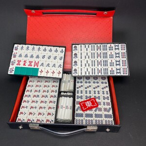 Riichi Mahjong Japanisches RVC Mah Jong Set, seltenes vtg, grüne Rückseite, mit schwarzem tragbaren Gehäuse, Legespiel Antik, Groß