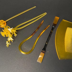 Japan Kanzashi Kimono Geisha, transparent Tama, Yellow hawksbill style hair stick,Kushi Comb, Hair Ornament