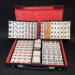 Japanese Bamboo Back mahjong Tile Set with Black portable Case,  dealing game, Mahjong Vintage table game