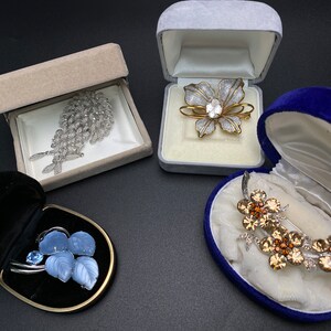 Japanese Vintage Brooch, Floral Silver color brass, vintage Pin Blue and Champagne color synthetic, crystal brooch, gift