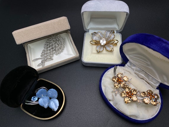 VELVET JEWELLERY BOX SPARKLED CHAMPAGNE VELVET JEWELLERY BOX SPARKLED CHAMPAGNE