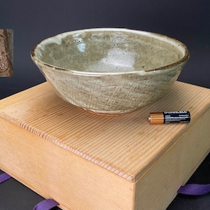 Japanese Big Bowl Signed, with wood box signed, W8&quot; w/co-Box, Art Pottery, Brush Pattern, fruit bowl