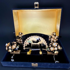 Vintage Lacquer Kanzashi Set: Maiko Geisha Hair Ornament, Luxury Gift Box