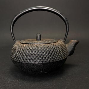 Japanese Tetsubin Nanbu Tekki Teapot Cast iron TEA KETTLE, Vintage Teapot, Antique Japan kettle