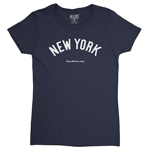 New York Damen T-Shirt | Retro NYC Style Tee | Vintage New York Grafik | Big Apple Mode | NYC Pride Shirt | New York Geschenkidee