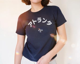 Camiseta infantil japonesa de Atlanta / Top corto ATL para mujer / Camiseta de la cultura de Atlanta con corte de los 90 / Camiseta gráfica urbana / Top corto ATL GA