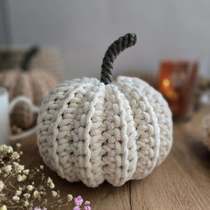 Décoration de citrouille au crochet faite main - Décoration d'automne, d'Halloween et d'Action de grâces - Fil de coton doux - Style campagnard rustique - Décoration de chambre de bébé et d'intérieur