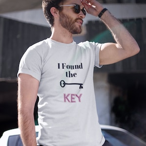 Vintage Key Graphic Shirt, Retro Style Tee, Classic T-shirt, Gift For Him, Unique Men&#39;s Shirt