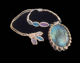 Collar de macrame de labradorita