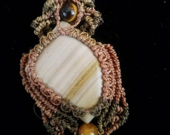 Colgante de macramé de ágata con bandas