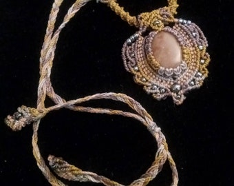 Collar de macramé de jaspe de cinabrio