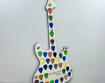 Gepersonaliseerde houten plectrumhouder in gitaarvorm | Aangepaste gitaristnaam display organizer plectrum | Uniek muzikaal cadeau