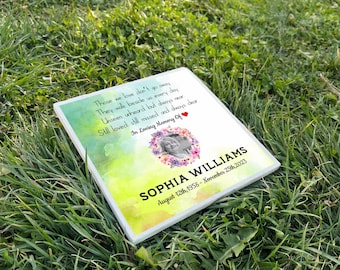 Floral Garden Memorial Stone for Mom - Custom Sympathy Gift, Rustic Burial Marker, In Memory of Tribute, Funeral Keepsake
