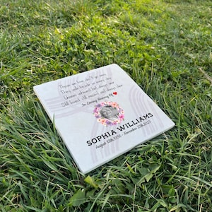 In liebevoller Erinnerung an Mama - Benutzerdefinierter Foto-Gedenkstein, Blumengedenktafel, Garten-Tribut, Benutzerdefinierter Fotostein