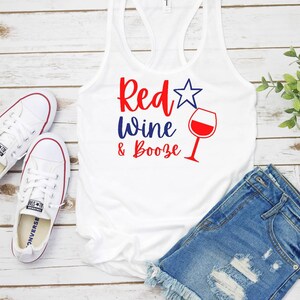 Frauen Patriotischer Racerback Tank für den 4. Juli, Rotwein & Booze Vierter Juli Tank Top