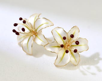 Handmade Wire Resin Lily Flower Stud Earrings, Spring Theme Floral Pearlescent Earrings, Romantic Flower Earrings