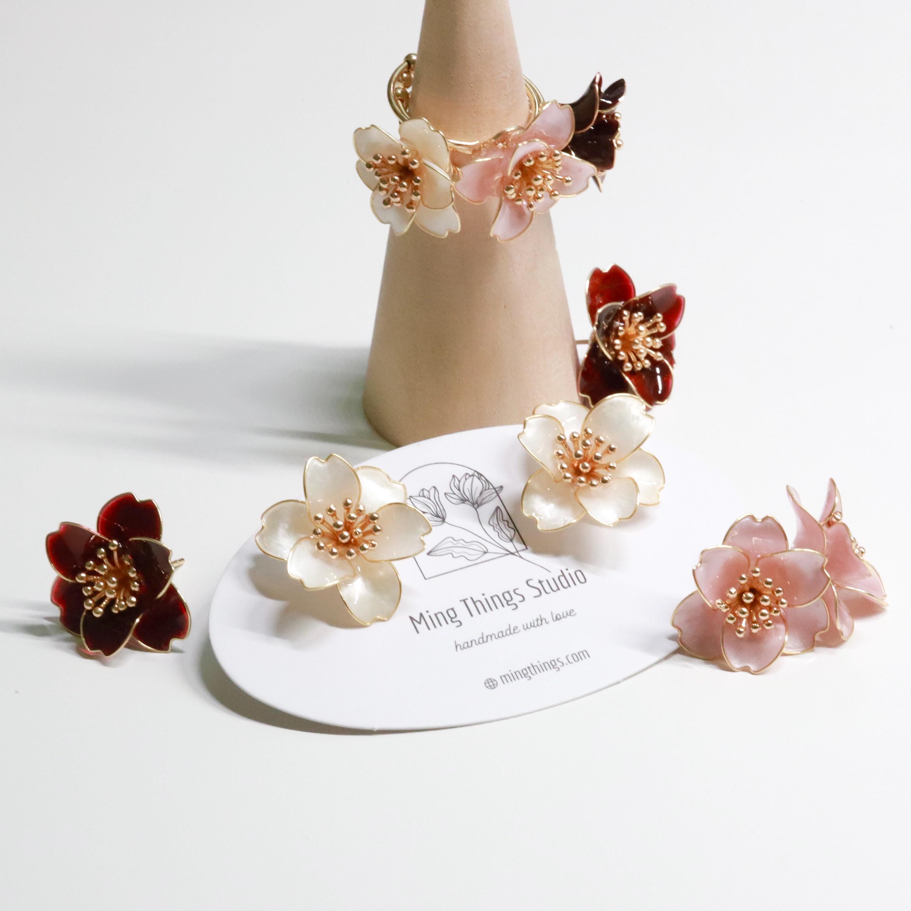 ✩CHANEL✩フラワーモチーフ✩ファッションリング✩ Chanel Flower Ring - Etsy