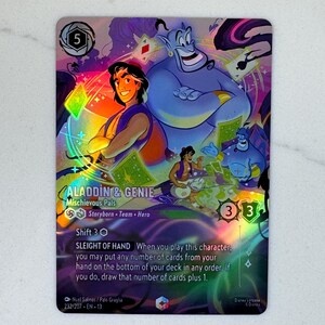 Könnte beinhalten: Eine holografische Disney Lorcana Sammelkarte mit Aladdin und dem Dschinni. Die Karte zeigt den Text ALADDIN & GENIE, Mischievous Pals, Storyborn, Team, Hero, Shift 3 und SLEIGHT OF HAND sowie Spielstatistiken und die Kartennummer 232/207 EN 13.