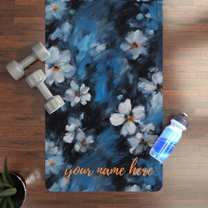 Custom Floral Yoga Mat: Personalized Daisy Design