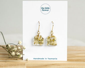 White flower dangles | Dainty Dangle Earrings | Cute flower earrings | Natural Flower jewellery | Wedding gift | Resin Earrings | gold