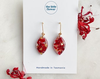 Red Spider Lily Flower Earrings | Botanical Jewellery for Plant Lover | Gifts for Christmas | Resin Flower Dangle Earrings | Pendant Jewelry