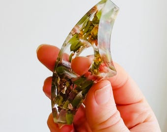 Real Flower Resin Page Holder – Handmade Book Accessory, Tea Tree