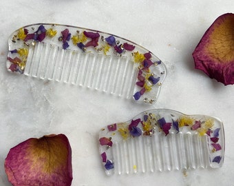 Floral Hair Comb | Decorative Combs | Hair Accessories | Flower Comb | Resin Art | Resin Flower Comb | birthday gift | Hair Brush | Boho Art