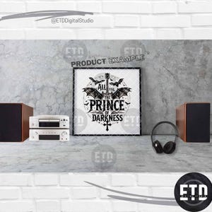 Puede incluir: Impresi&oacute;n enmarcada en negro con el texto "All Hail The Prince of Darkness" con una guitarra, murci&eacute;lagos y una cruz. La imagen se muestra con equipo est&eacute;reo y auriculares.