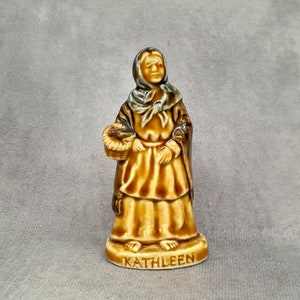 Large Wade Whimsie, Kathleen, Irish Character Kathleen Ni Houlihan - Figurine