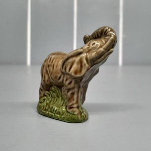 Wade Whimsie Elefante grande, Figura vintage de Wade, Whoppa - 5,4 cm