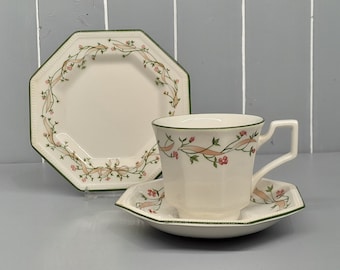 Trío de porcelana inglesa vintage Eternal Beau, con platillo para taza y plato para sándwich y tarta.
